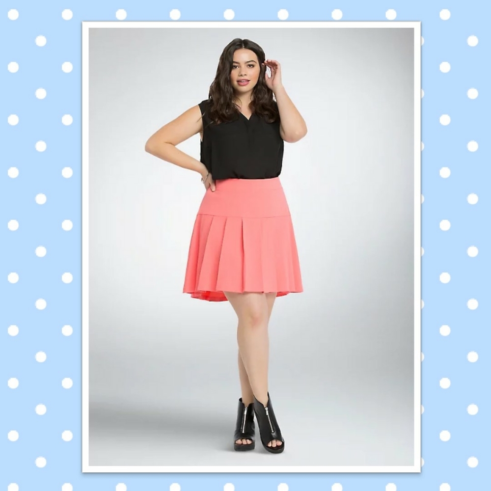 Torrid- Sunkist Coral Pleated Mini Skirt